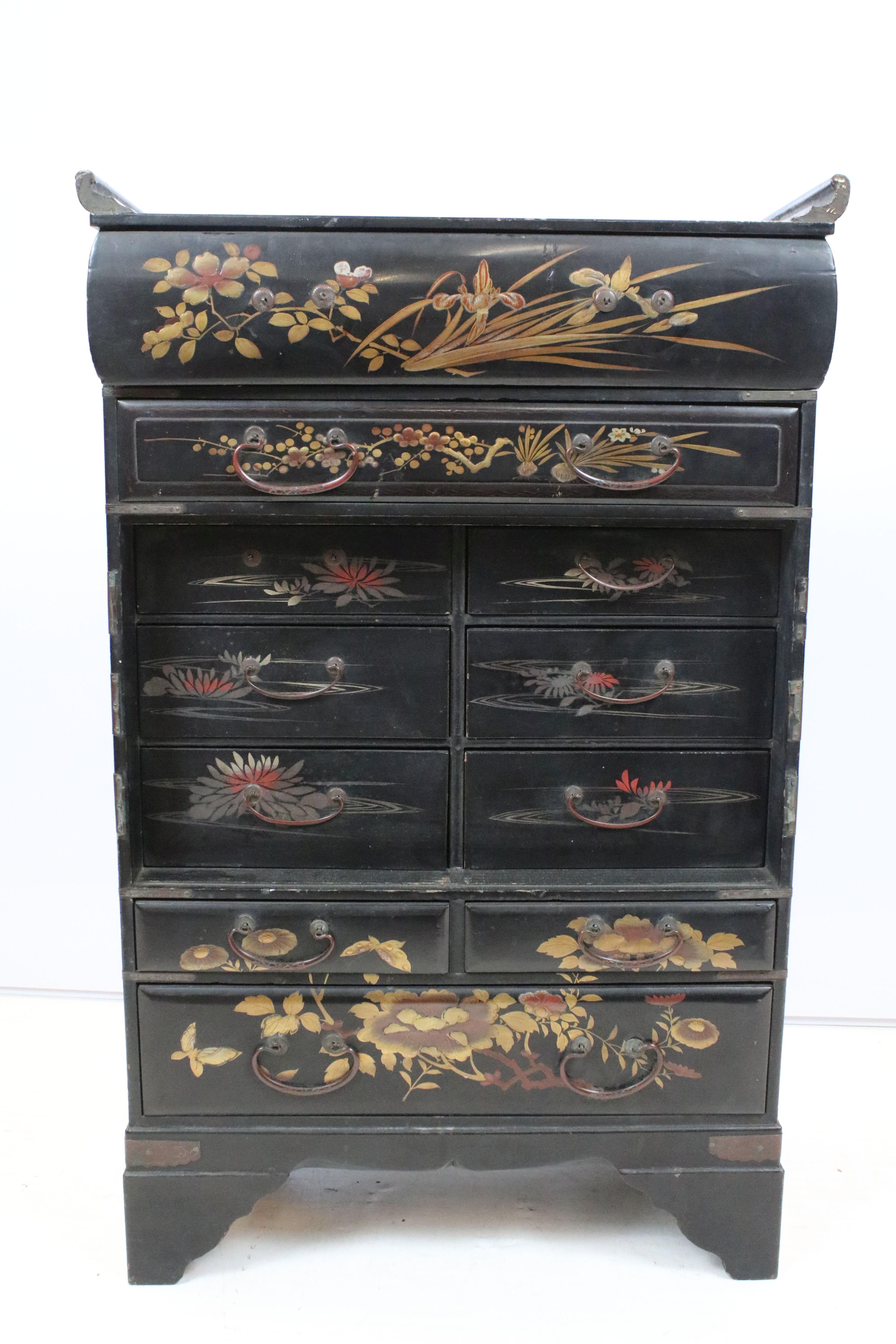 Oriental lacquered cabinet, the japanned surface painted with flowers and branches, with an - Image 4 of 7