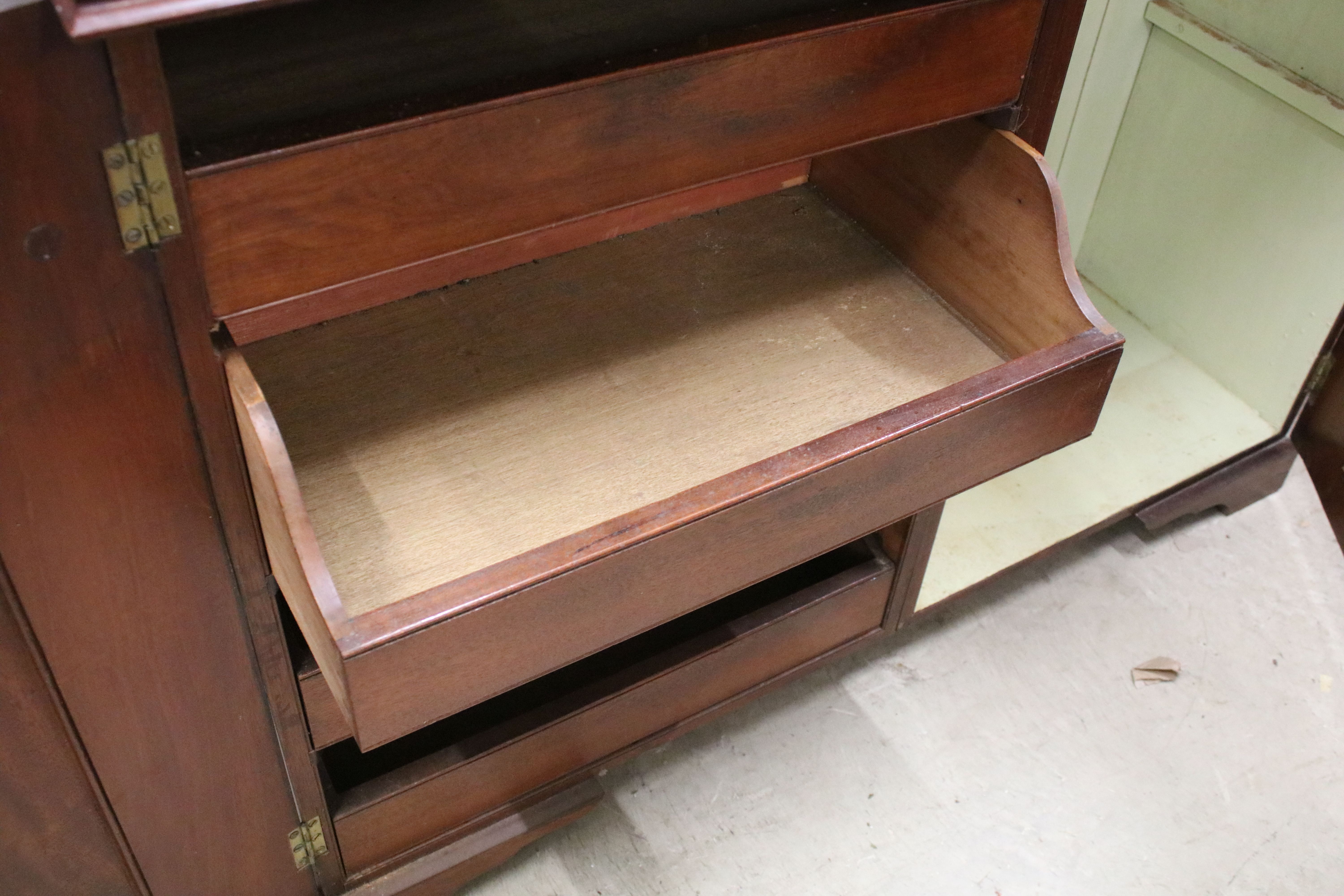 Early 20th century mahogany breakfront bookcase, the upper section with dentil moulding above - Image 10 of 12