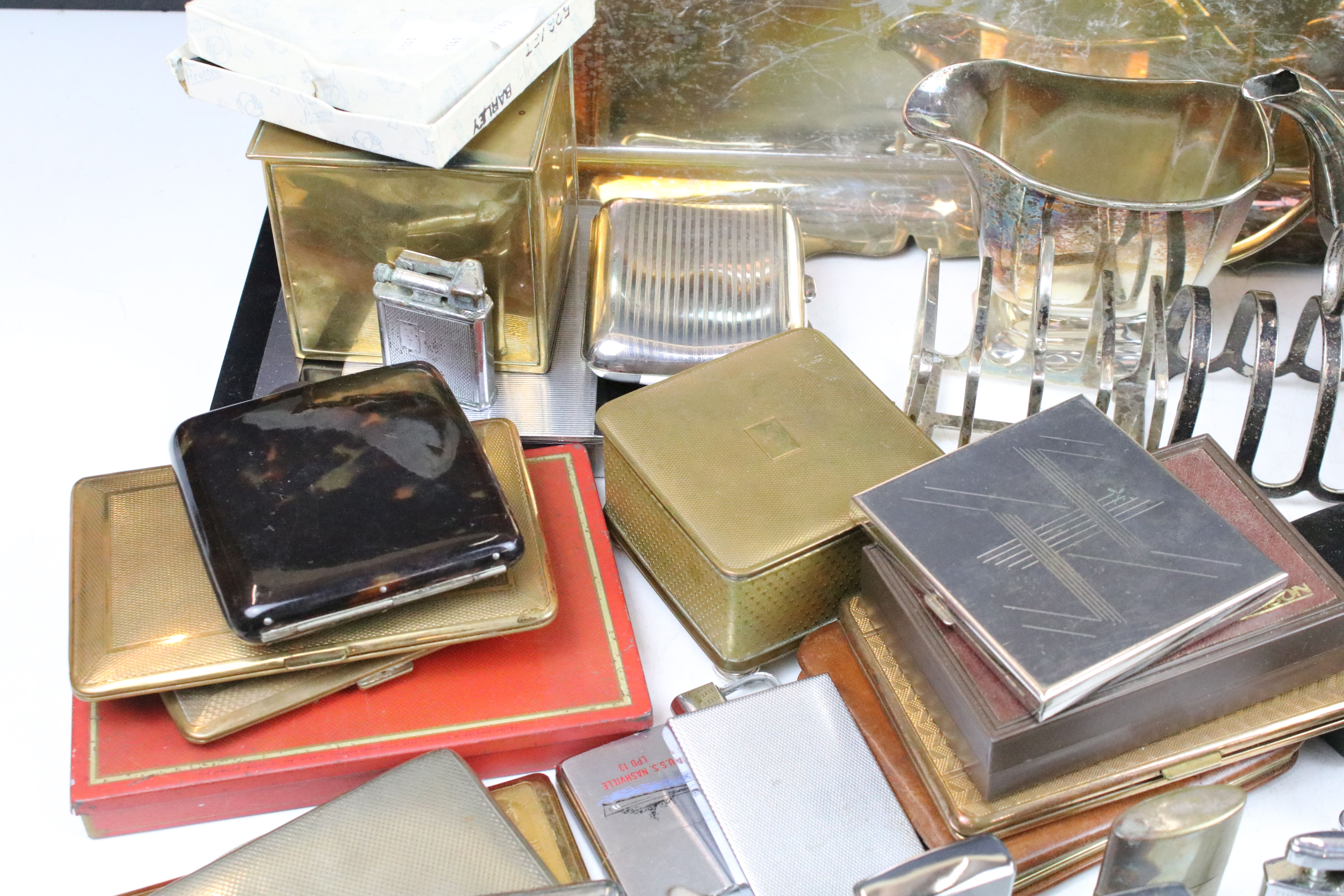 Mixed collectables to include a silver toast rack, lighters (featuring Ronson), cigarette cases / - Image 8 of 14