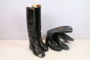 Pair of handmade leather riding boots (around size 9 / 43), together with a pair of leather lined