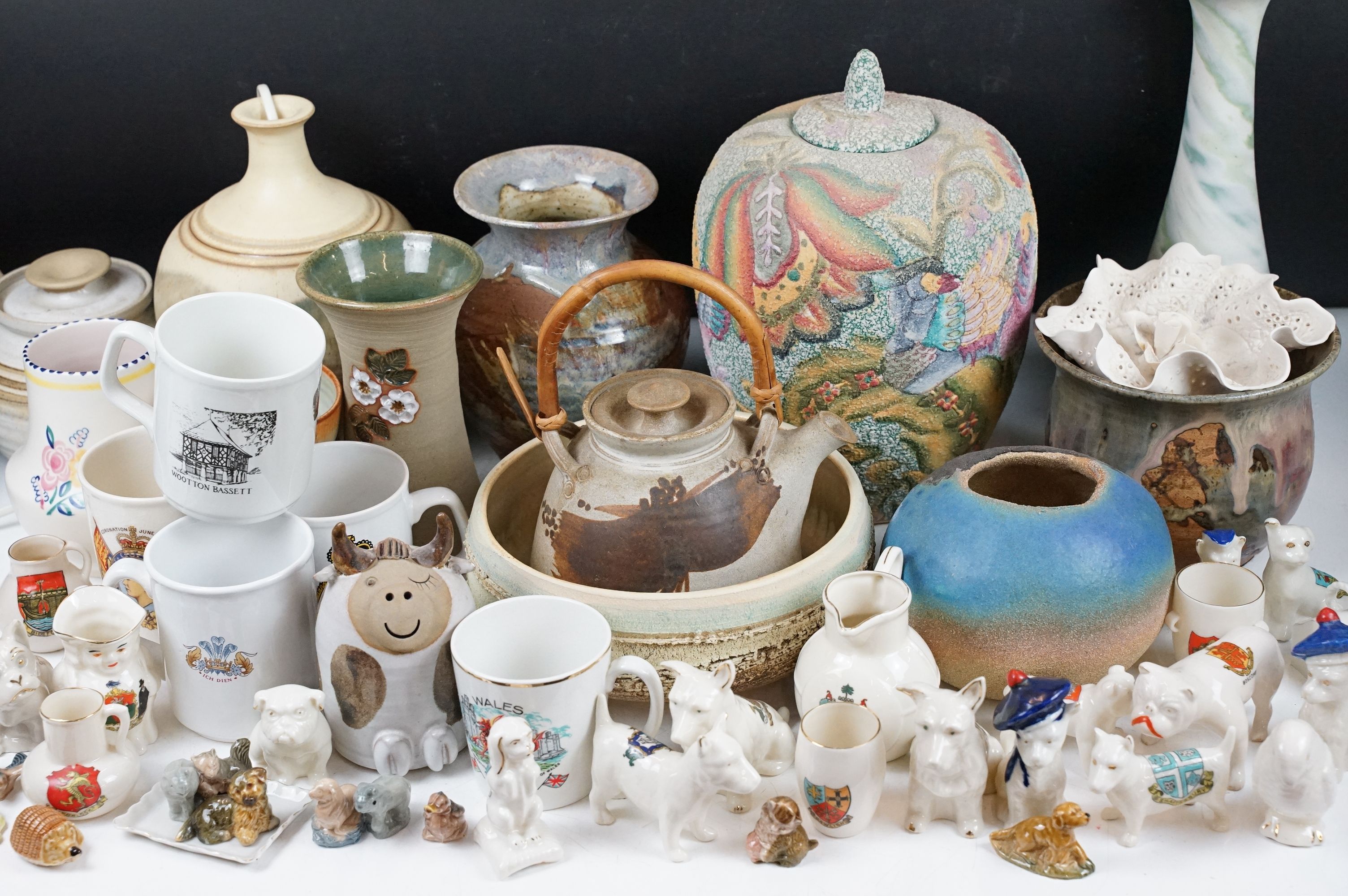Mixed ceramics to include studio pottery, Poole Pottery, commemorative china, crested ware, etc,