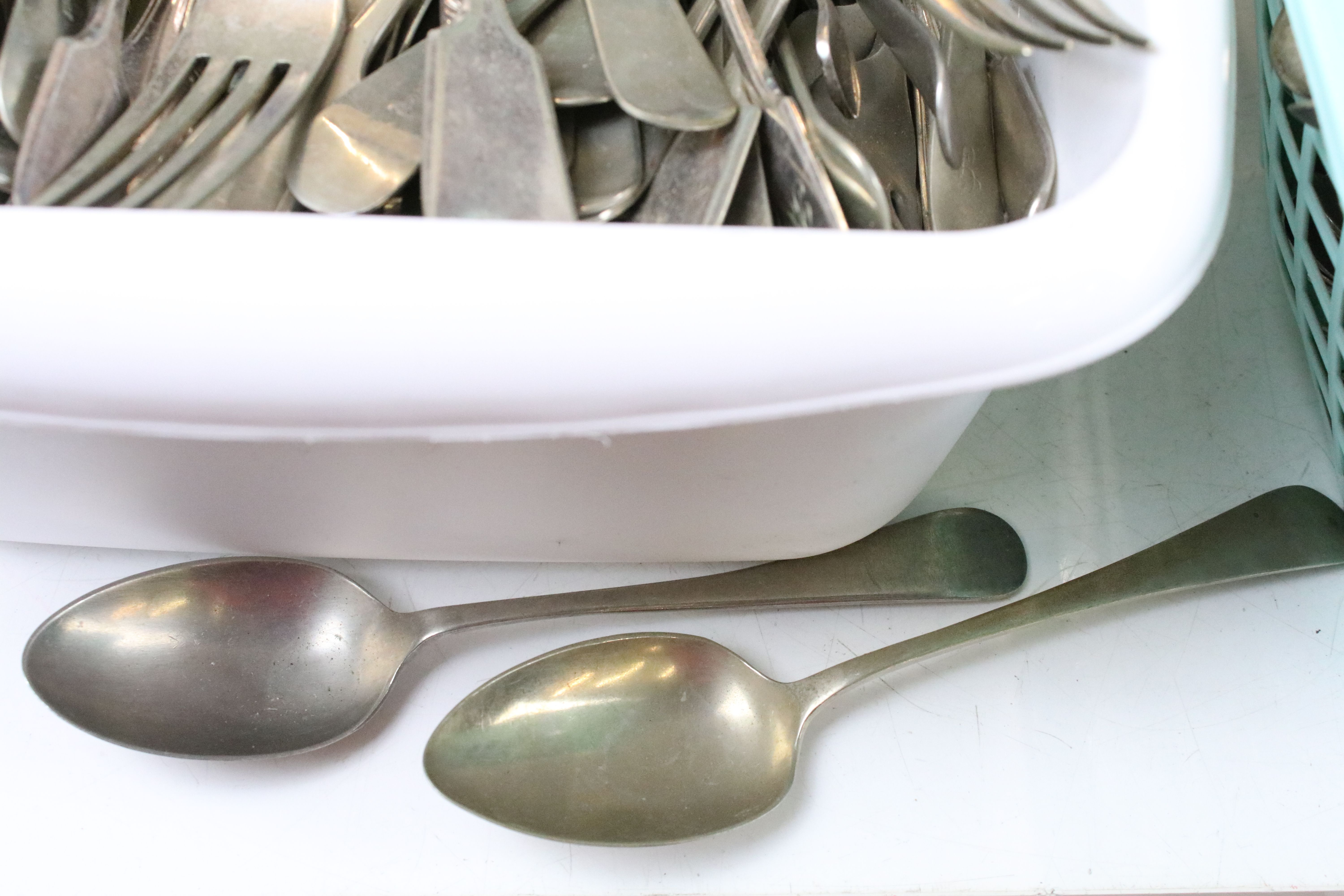 Extensive collection of silver plated flatware housed within six boxes, featuring old English - Image 5 of 12