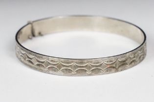 Silver hallmarkd diamond cut bangle