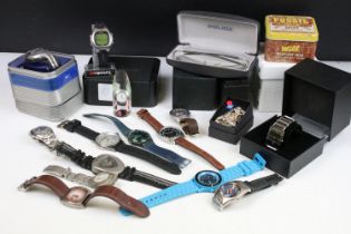 A large collection of mainly contemporary ladies and gents wristwatches.