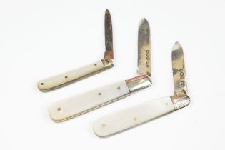 Two Early 20th century Silver and Mother of Pearl Folding Fruit / Pen Knives (Sheffield 1904 and