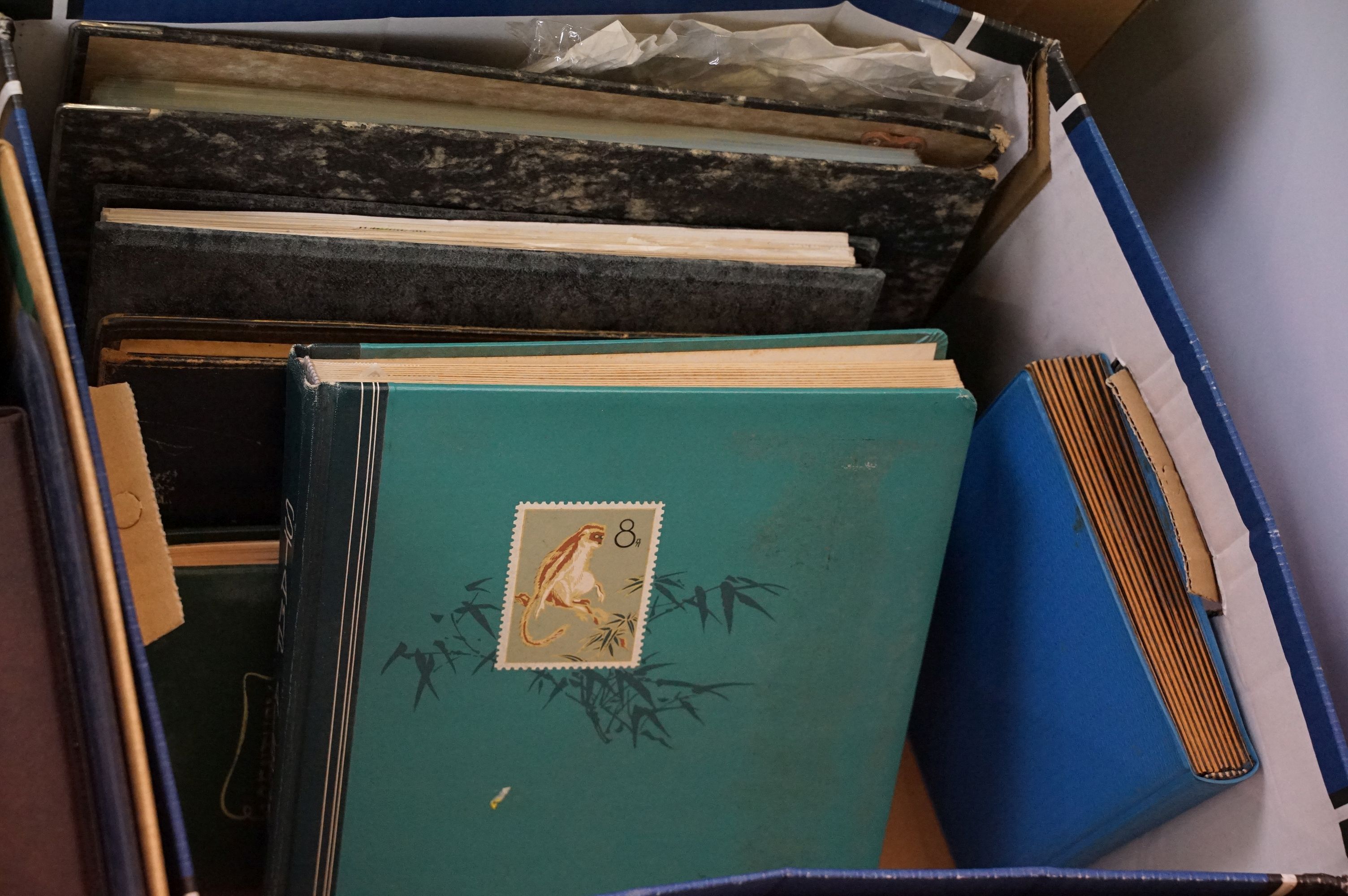 Collection of British & world stamps, together with a collection of empty stamp albums / stockbooks. - Image 8 of 12