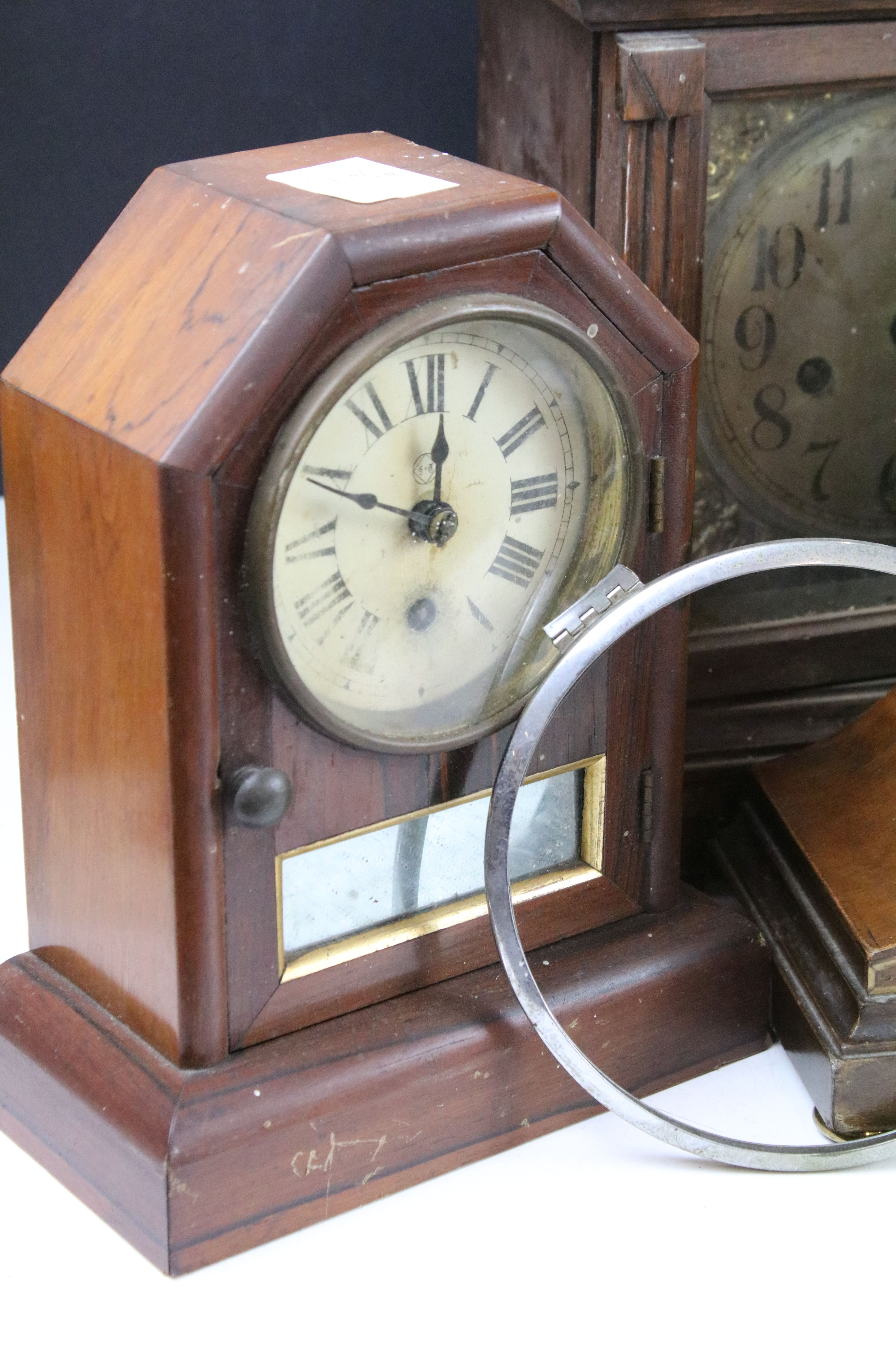 Collection of late 19th / early 20th century wooden mantel clocks and clock parts / movements, - Image 2 of 7