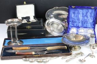 Mixed silver plate to include flatware, baby feeding set, silver plated tray, carving set, cased