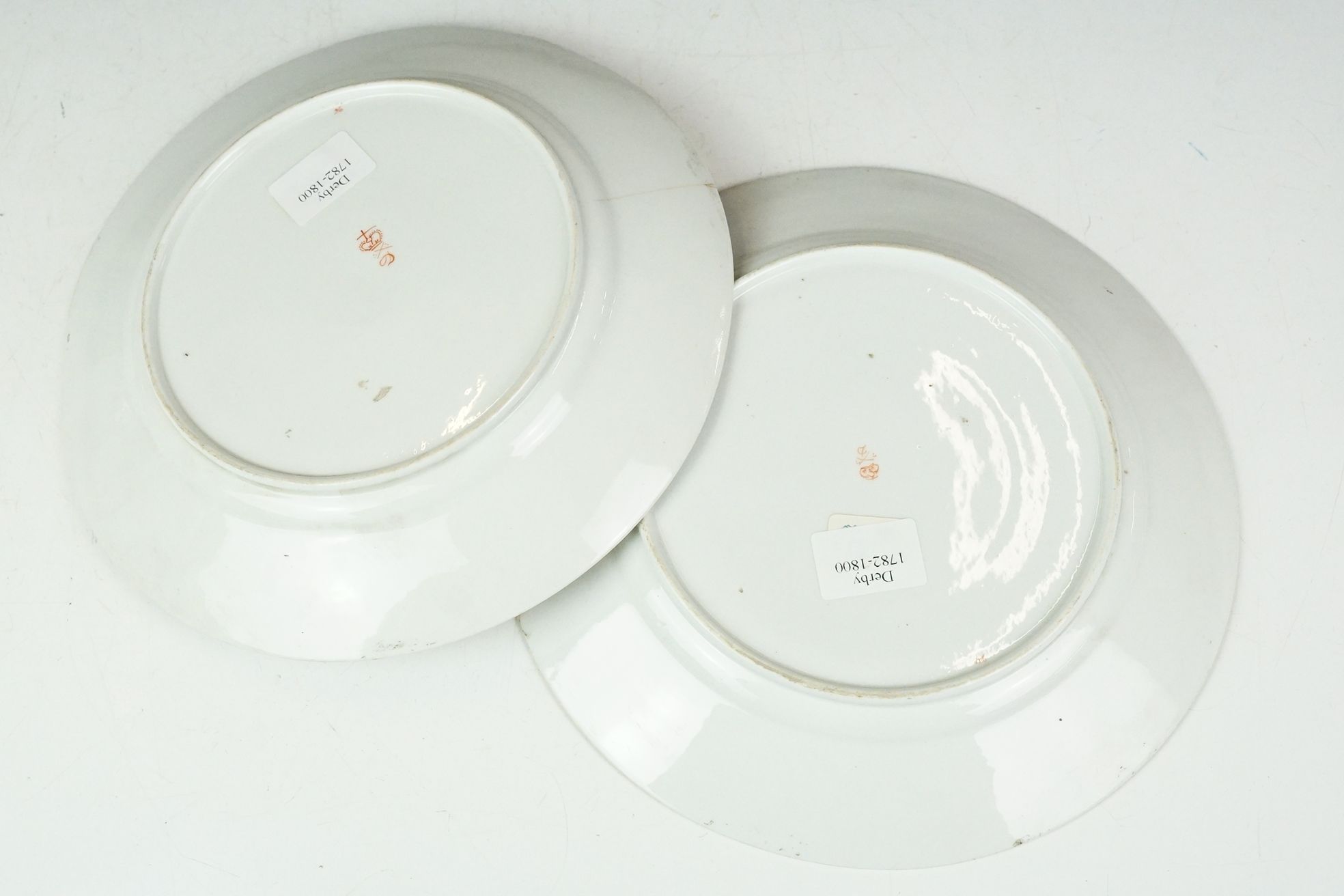 Collection of ceramics, to include: a pair of Derby plates, each 22cm diameter, a matching heart - Image 5 of 22