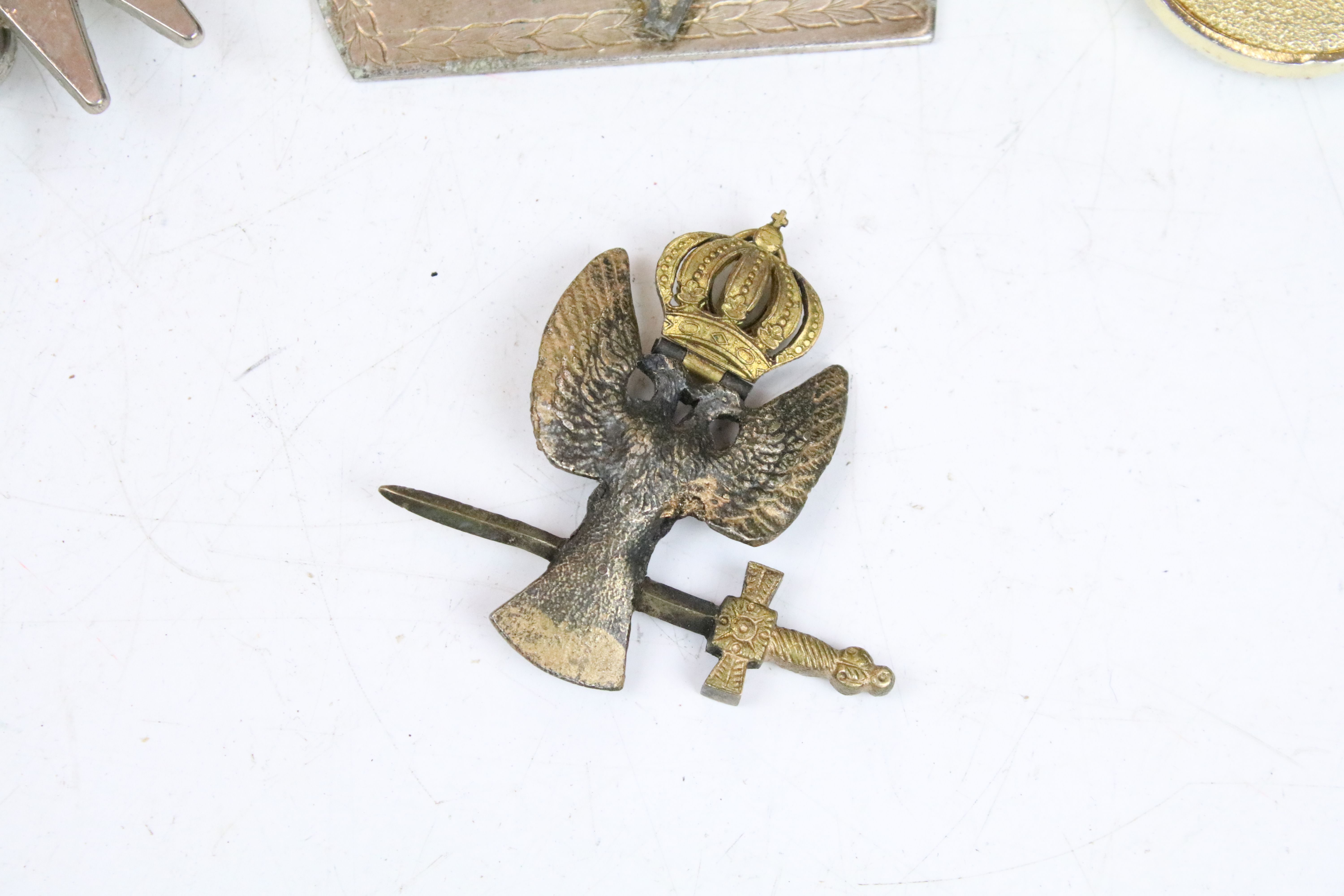 Group of masonic related collectables to include a silver hallmarked medallion, Wiltshire badges, - Image 3 of 9