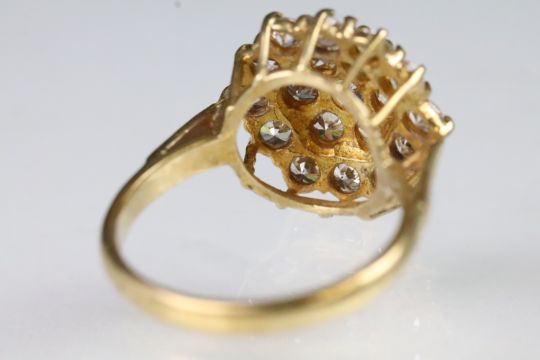 9ct gold and CZ cluster ring having a round head set with round cut CZ's. Hallmarked Sheffield, size - Image 4 of 5