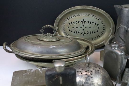 Collection of silver plate and metal ware items to include hip flasks. compact, cloche, Dunlop - Image 7 of 11