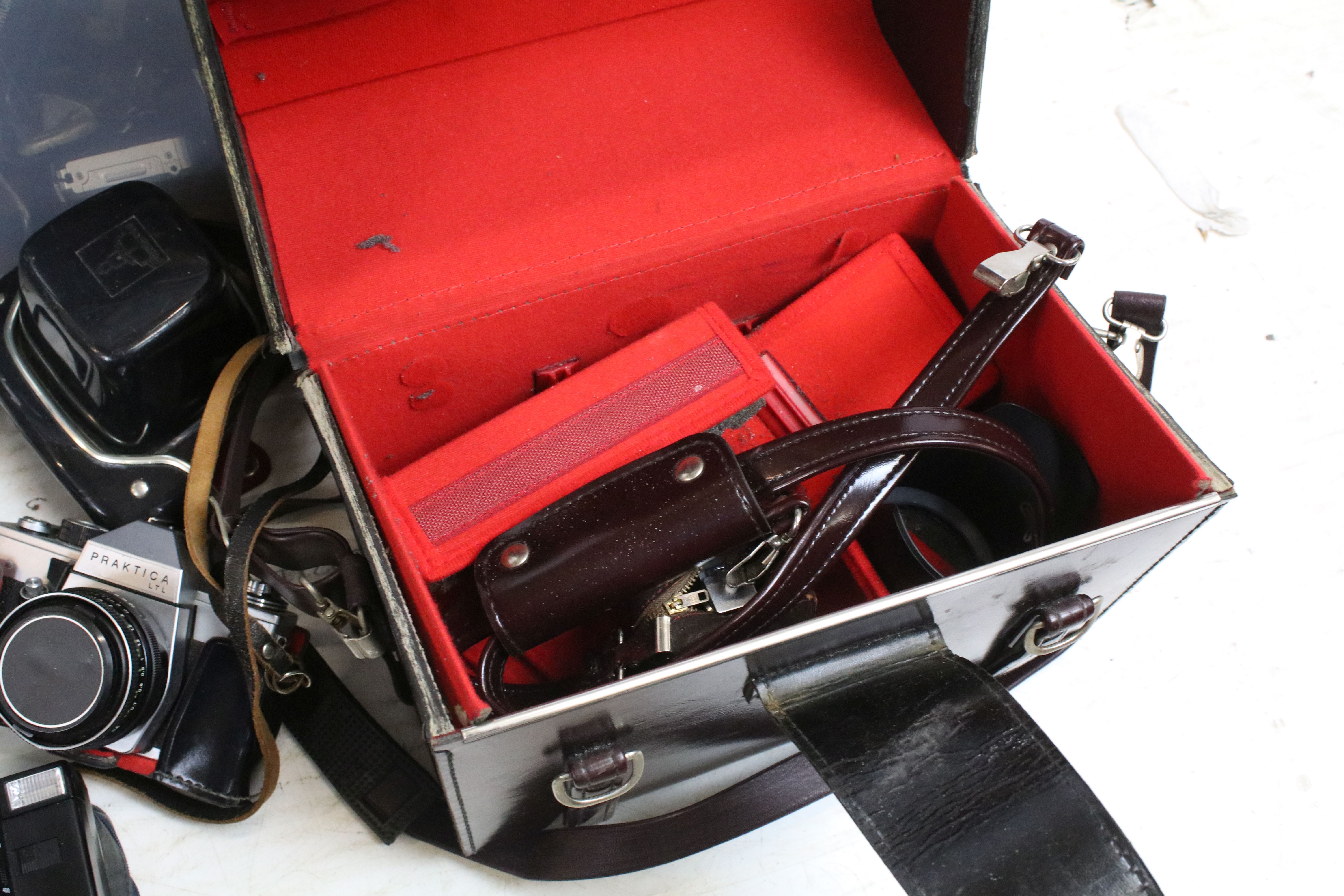 Large quantity of cameras and accessories to include lighting, binoculars, carry cases, Praktica - Image 6 of 11