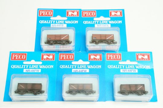 46 Cased / boxed N gauge items of rolling stock to include 26 x Graham Farish and 20 x Peco, all - Image 4 of 15