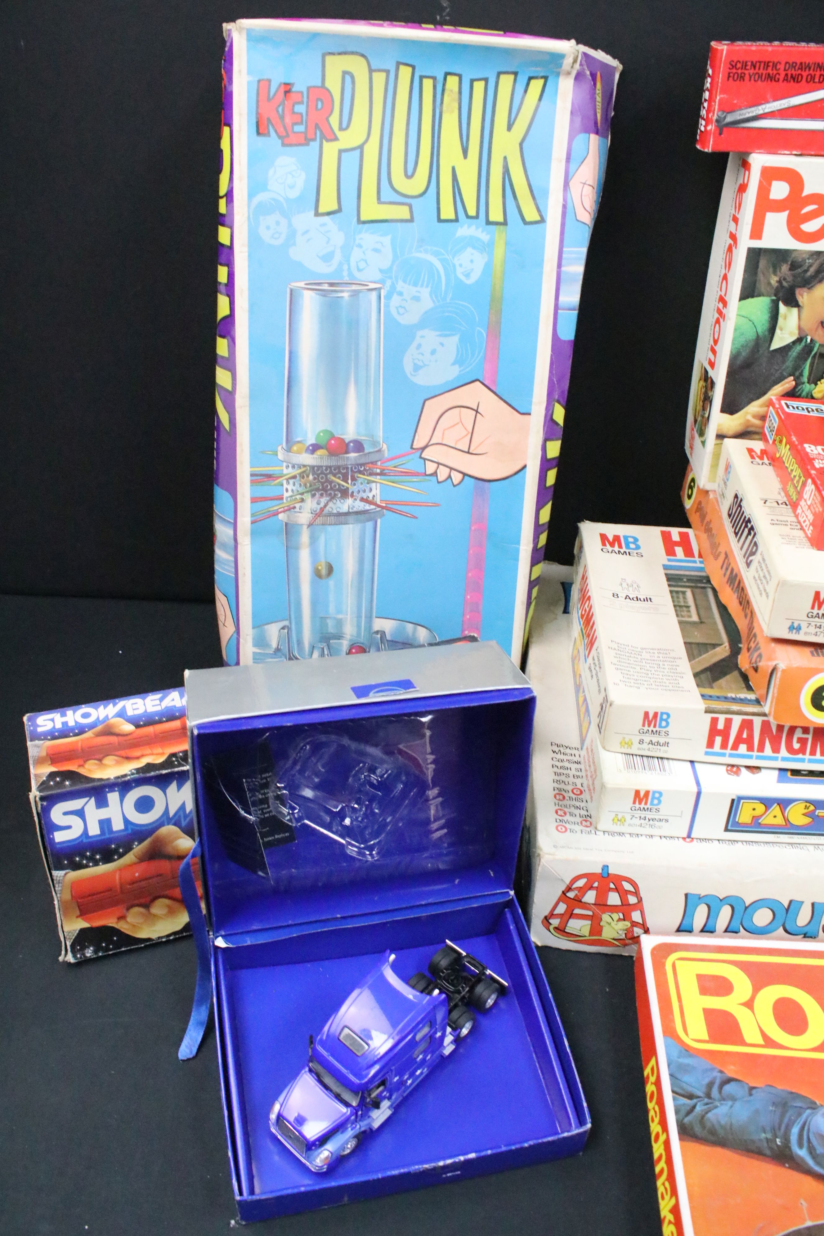 Collection of various boxed board games and toys to include MB Games Pac-Man, Ideal Kerplunk, MB - Image 4 of 6