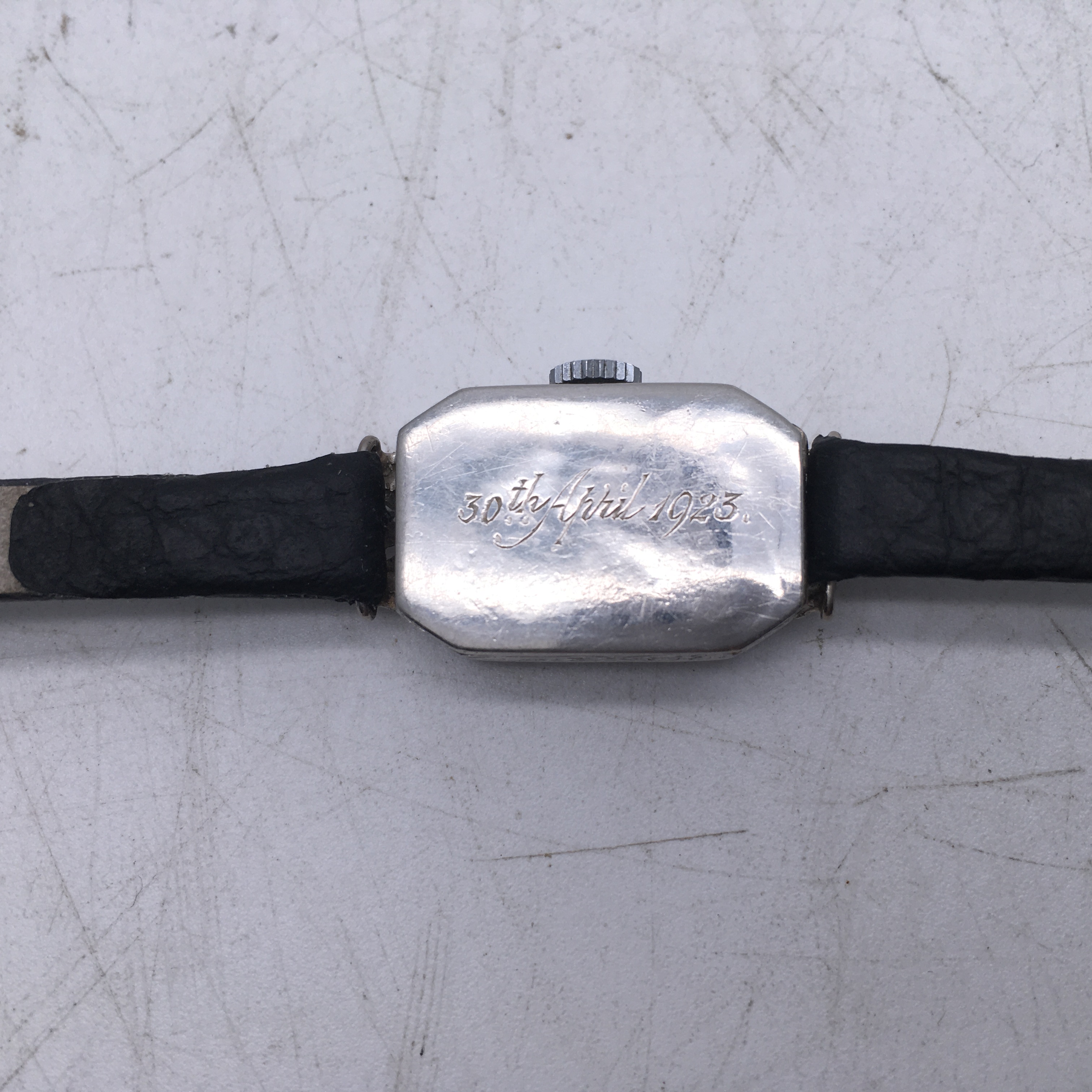 Art Deco platinum and diamond Ladies cocktail watch, dated April 1923 on a leather strap in - Bild 3 aus 3