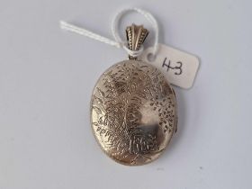 A Art Nouveau Silver Locket