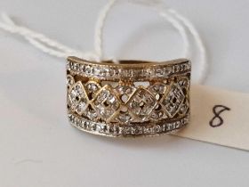 A Wide Fancy Diamond Set Ring 9Ct Size Q 3.7 Gms