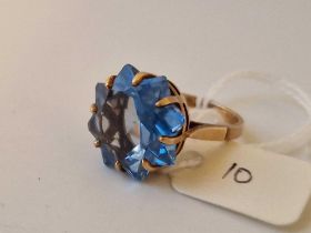 A Large Blue Stone Ring 9Ct Size O 7 Gms