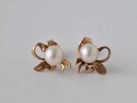 A Pair Of Pearl Ear Studs 14Ct Gold 3.7 Gms