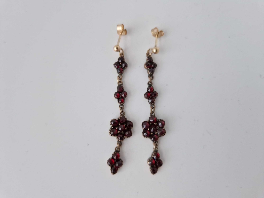 A Pair Of Antique Bohemian Garnet Drop Earrings On Gold Stud Fittings 16Mm - Image 2 of 2