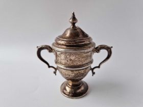 A plain two handled cup and cover of Georgian design, 5" high, London 1930 by Goldsmith's Co. 206g