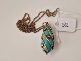 A VICTORIAN GOLD TURQUOISE AND ROSE DIAMOND PENDANT ON GOLD CHAIN, 18 inch