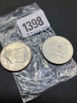 2 x USA 1964 half dollar mint state