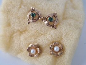 Two pair of gold earrings 9ct emerald and pearls