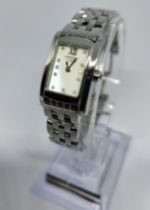 Ladies Longines Dolce Vita Quartz Wrist Watch finished in Stainless Steel with mother of pearl dial