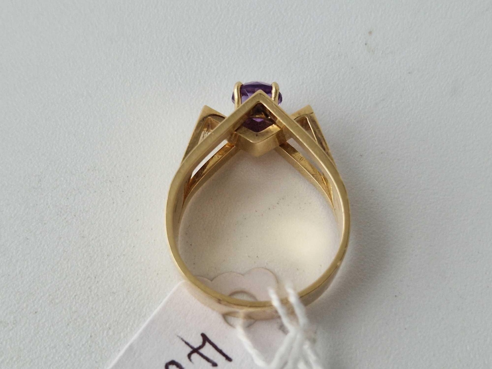 14ct yellow gold 1960s 70s abstract ring set with an amethyst, signed Br.J, size N, 6.7g - Image 3 of 3
