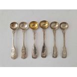 Six crested fiddle thread and shell pattern Georgian and Victorian salt spoons, 151g