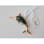 A gold and jade Marlin brooch 9ct