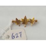 A maple leaf brooch, 10ct, 1.6 g