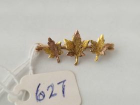 A maple leaf brooch, 10ct, 1.6 g