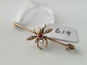Antique gold fly brooch set with pearls and a ruby