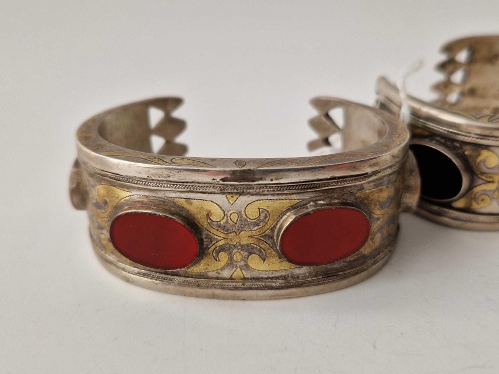 Two stone set silver ethnic bangles - Image 3 of 4