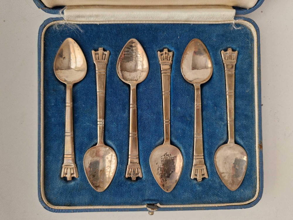 A good set of six Arts and Crafts style spoons with crown finials, 1928 By RE Stone in Aspreys box - Image 2 of 2