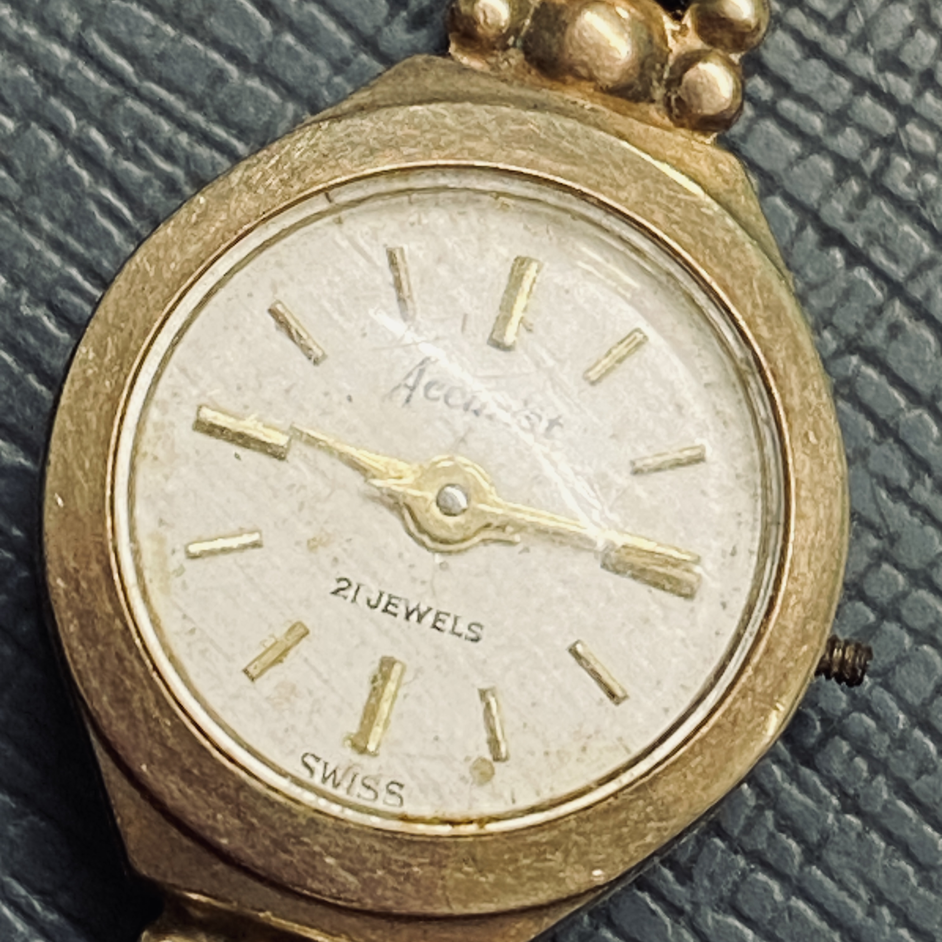 A ladies ACCURIST wrist watch 9ct 10.9 gms - Image 2 of 3