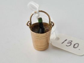 A champagne bucket charm, 9ct, 2.1 g