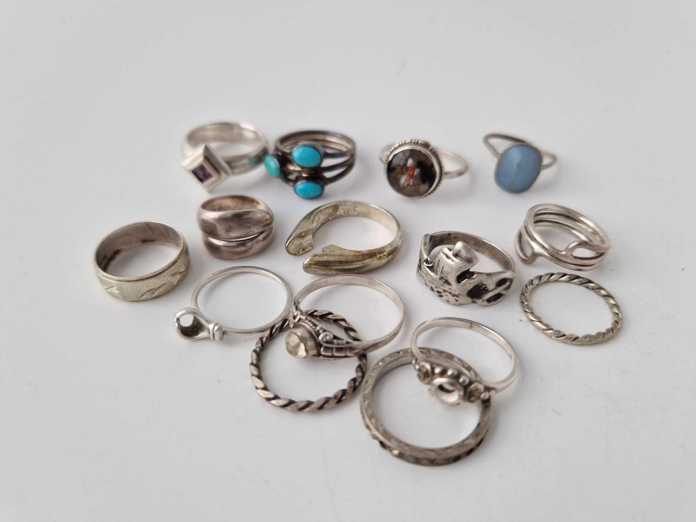 Fifteen silver rings, 44 g