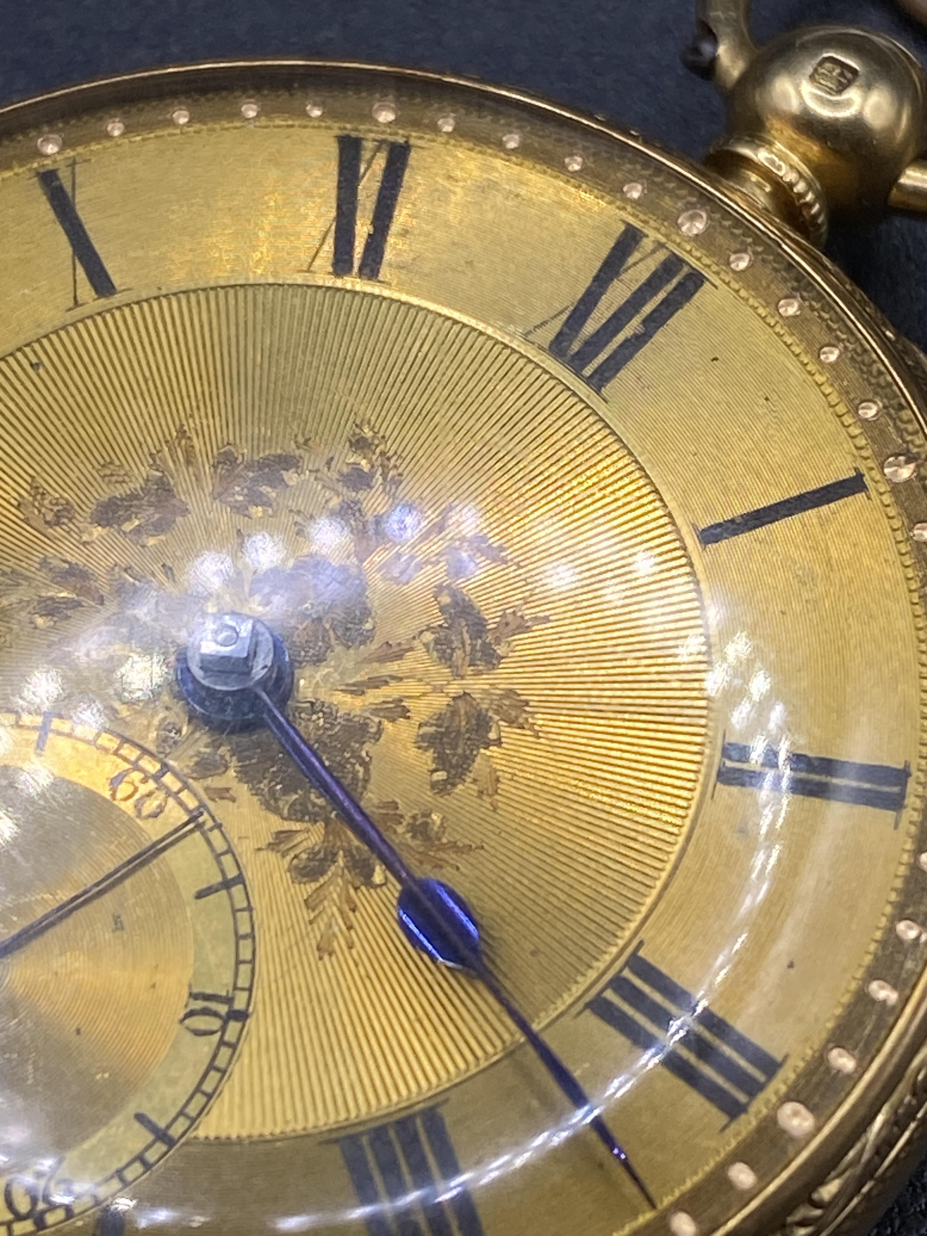 A ATTRACTIVE FLORAL ENGRAVED GENTS POCKET WATCH 18CT GOLD WITH GOLD COLOURED FACE SECONDS SWEEP - Image 5 of 5