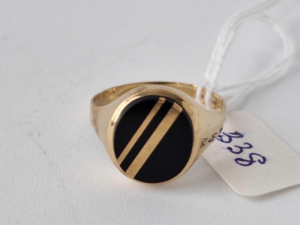 An onyx 9xt signet ring size X 3g