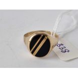 An onyx 9xt signet ring size X 3g