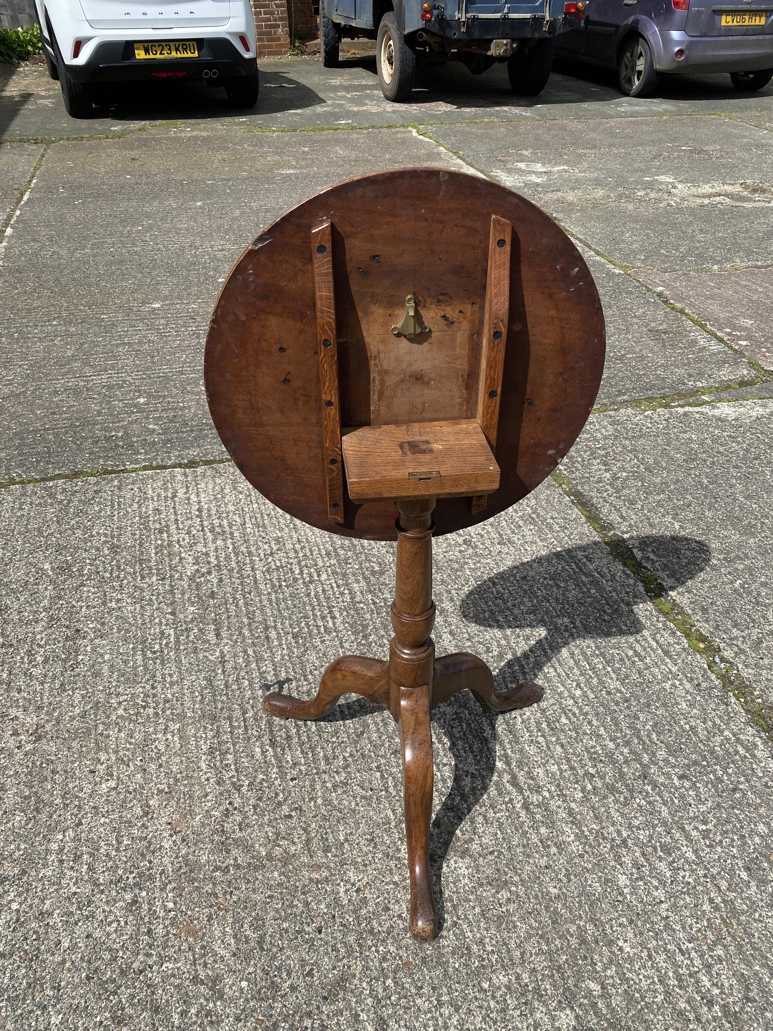 Early 19thC Mahogany pillar table on tripod base - Image 4 of 4