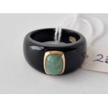 An onyx and jade 9ct ring size Q