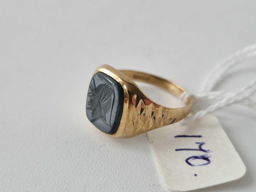 A haematite gents 9ct signet ring size Q 3.4g - Image 2 of 3