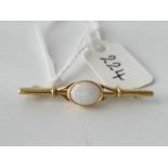 An opal brooch 18ct with gold pin, 2 g