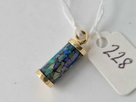 A doublet mosaic pendant, 14 ct