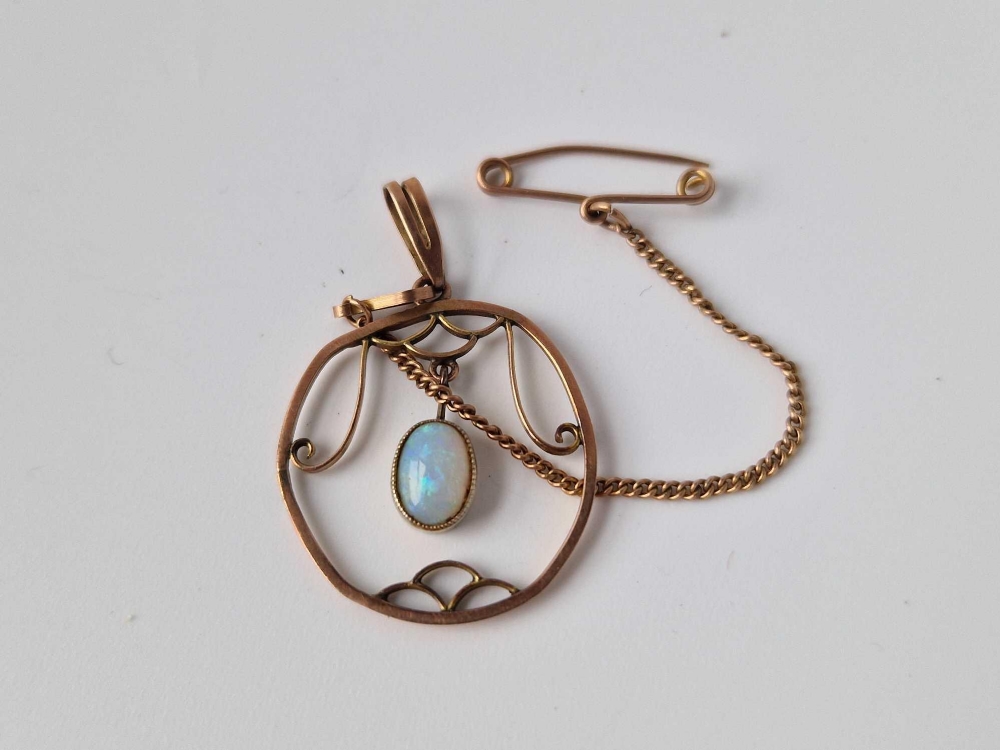 An vintage gold and opal 9ct pendant 1.6g